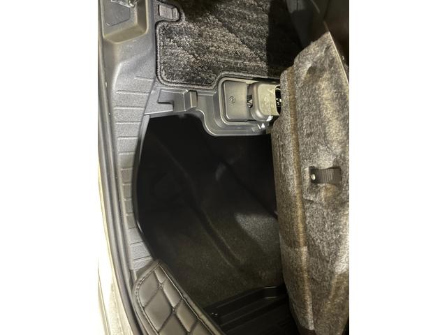 アルファード Z 純正DVDプレーヤー モデリスタエアロ 左右独立ムーンルーフ 後席フリップダウンモニター 保証継承 ユニバーサルステップ 寒冷地仕様 ヘッドアップディスプレイ 走行中TV ワンオーナー(56枚目)