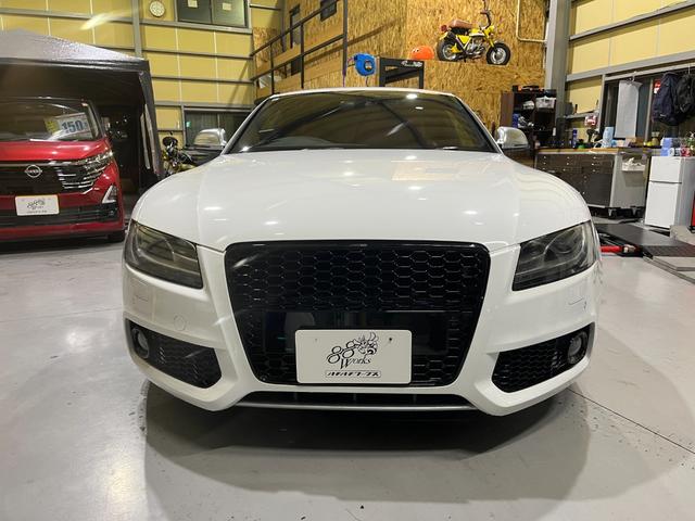 S5 ベースグレード AWE TUNINGマフラー 赤レザー内装 パワーシート シートヒーター アダプティブヘッドライト フルセグTV バックモニター ETC フロントタイヤ新品 前後ブレーキパッド新品(3枚目)