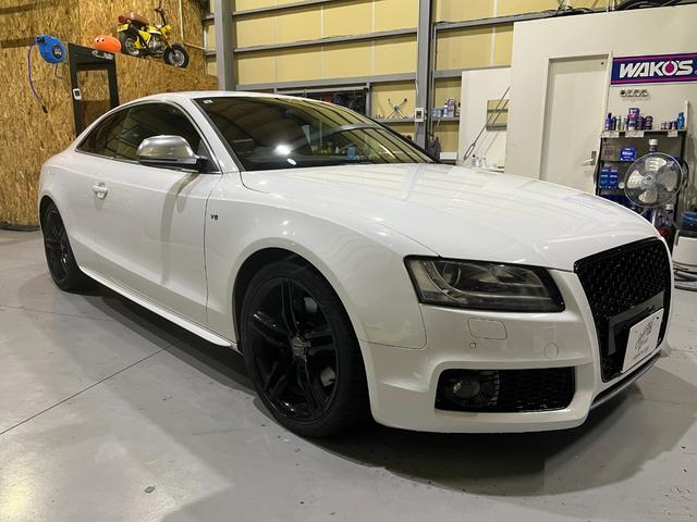 S5 ベースグレード AWE TUNINGマフラー 赤レザー内装 パワーシート シートヒーター アダプティブヘッドライト フルセグTV バックモニター ETC フロントタイヤ新品 前後ブレーキパッド新品(4枚目)