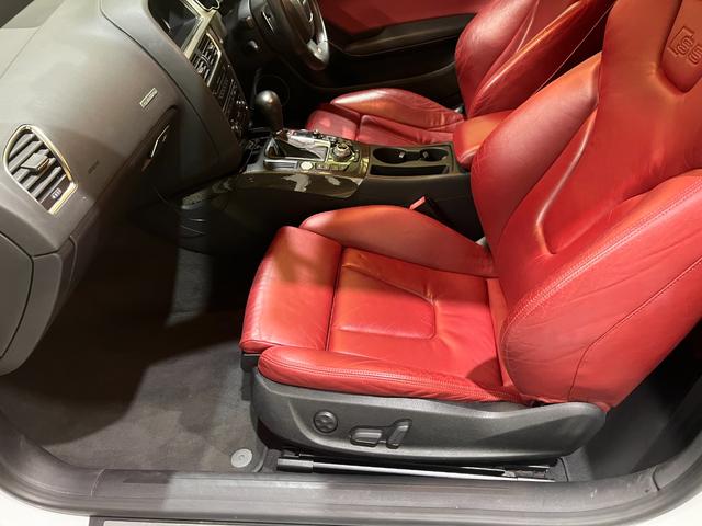 S5 ベースグレード AWE TUNINGマフラー 赤レザー内装 パワーシート シートヒーター アダプティブヘッドライト フルセグTV バックモニター ETC フロントタイヤ新品 前後ブレーキパッド新品(16枚目)