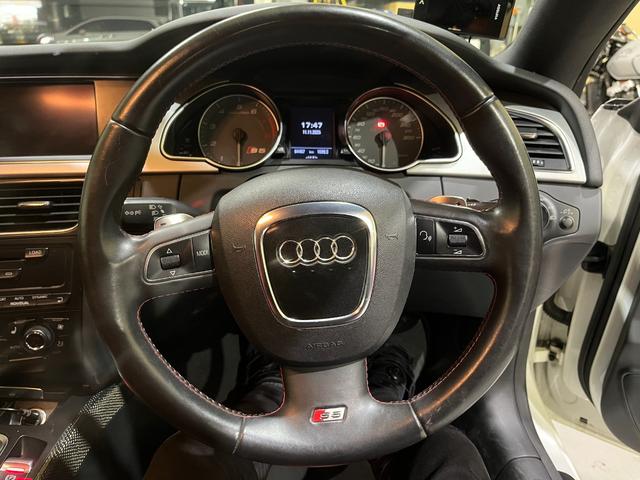 S5 ベースグレード AWE TUNINGマフラー 赤レザー内装 パワーシート シートヒーター アダプティブヘッドライト フルセグTV バックモニター ETC フロントタイヤ新品 前後ブレーキパッド新品(21枚目)