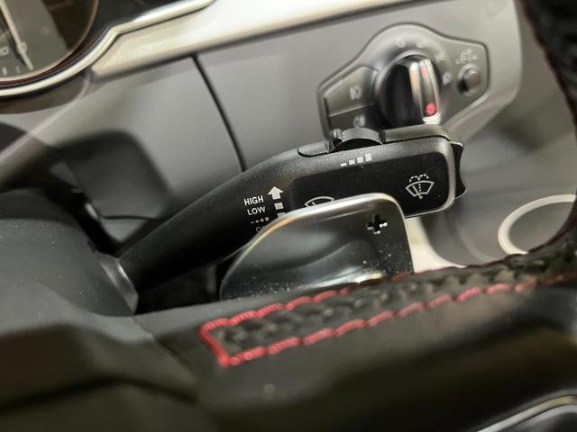 S5 ベースグレード AWE TUNINGマフラー 赤レザー内装 パワーシート シートヒーター アダプティブヘッドライト フルセグTV バックモニター ETC フロントタイヤ新品 前後ブレーキパッド新品(22枚目)