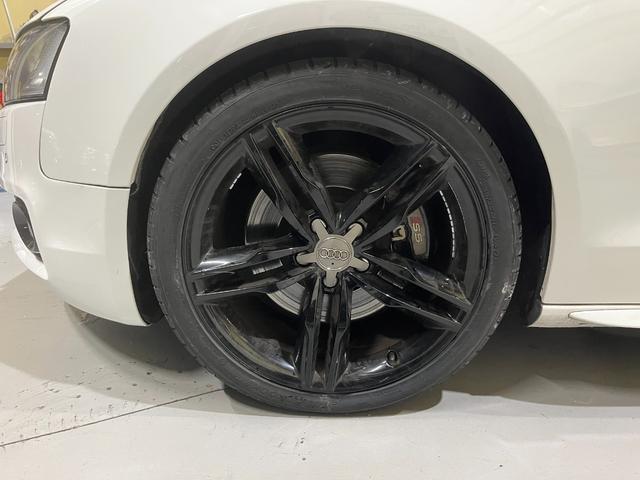 S5 ベースグレード AWE TUNINGマフラー 赤レザー内装 パワーシート シートヒーター アダプティブヘッドライト フルセグTV バックモニター ETC フロントタイヤ新品 前後ブレーキパッド新品(41枚目)