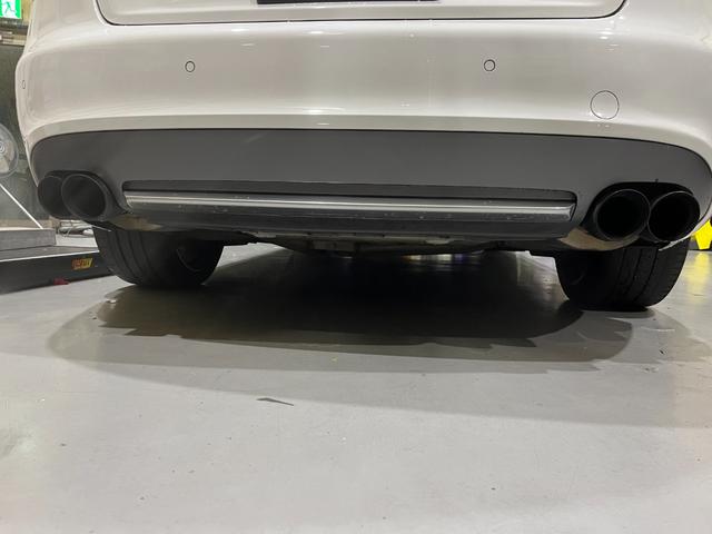 S5 ベースグレード AWE TUNINGマフラー 赤レザー内装 パワーシート シートヒーター アダプティブヘッドライト フルセグTV バックモニター ETC フロントタイヤ新品 前後ブレーキパッド新品(43枚目)