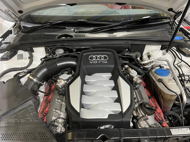 S5 ベースグレード AWE TUNINGマフラー 赤レザー内装 パワーシート シートヒーター アダプティブヘッドライト フルセグTV バックモニター ETC フロントタイヤ新品 前後ブレーキパッド新品(44枚目)