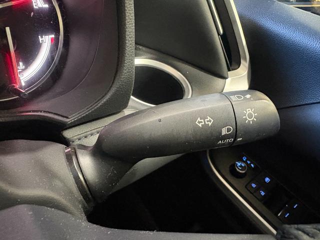 ヴォクシー Ｓ－Ｚ　ワンオーナー　純正１０インチナビ　パノラミックビューモニター　レーダークルーズコントロール　前後ドライブレコーダー　デジタルインナーミラー　シートヒーター　ＤＶＤ・ＣＤ再生（21枚目）