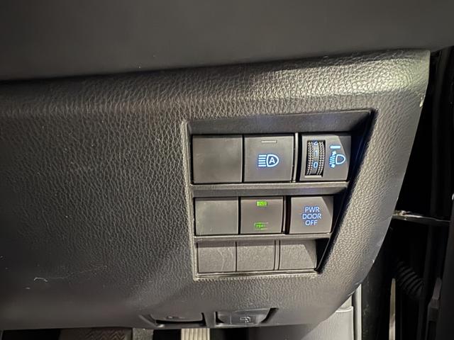 ヴォクシー Ｓ－Ｚ　ワンオーナー　純正１０インチナビ　パノラミックビューモニター　レーダークルーズコントロール　前後ドライブレコーダー　デジタルインナーミラー　シートヒーター　ＤＶＤ・ＣＤ再生（24枚目）