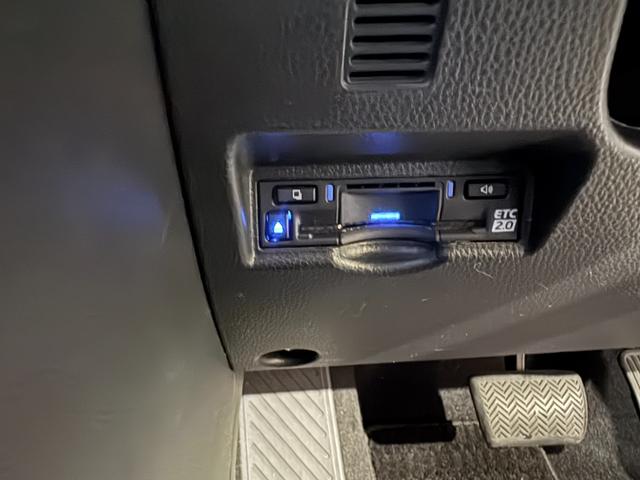 ヴォクシー Ｓ－Ｚ　ワンオーナー　純正１０インチナビ　パノラミックビューモニター　レーダークルーズコントロール　前後ドライブレコーダー　デジタルインナーミラー　シートヒーター　ＤＶＤ・ＣＤ再生（25枚目）