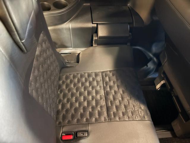 ヴォクシー Ｓ－Ｚ　ワンオーナー　純正１０インチナビ　パノラミックビューモニター　レーダークルーズコントロール　前後ドライブレコーダー　デジタルインナーミラー　シートヒーター　ＤＶＤ・ＣＤ再生（34枚目）