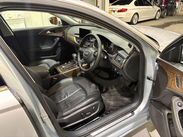 Ａ６ハイブリッド ベースグレード　サンルーフ　多眼ＬＥＤヘッドライト　ＢＯＳＥサウンドシステム　レザーシート　シートヒーター　バックビューモニター　フルセグ　ＤＶＤ再生　クルーズコントロール　１８インチアルミホイール　ＥＴＣ（10枚目）