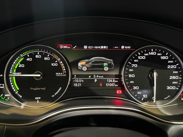 Ａ６ハイブリッド ベースグレード　サンルーフ　多眼ＬＥＤヘッドライト　ＢＯＳＥサウンドシステム　レザーシート　シートヒーター　バックビューモニター　フルセグ　ＤＶＤ再生　クルーズコントロール　１８インチアルミホイール　ＥＴＣ（13枚目）