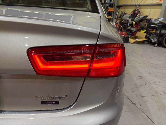 Ａ６ハイブリッド ベースグレード　サンルーフ　多眼ＬＥＤヘッドライト　ＢＯＳＥサウンドシステム　レザーシート　シートヒーター　バックビューモニター　フルセグ　ＤＶＤ再生　クルーズコントロール　１８インチアルミホイール　ＥＴＣ（50枚目）