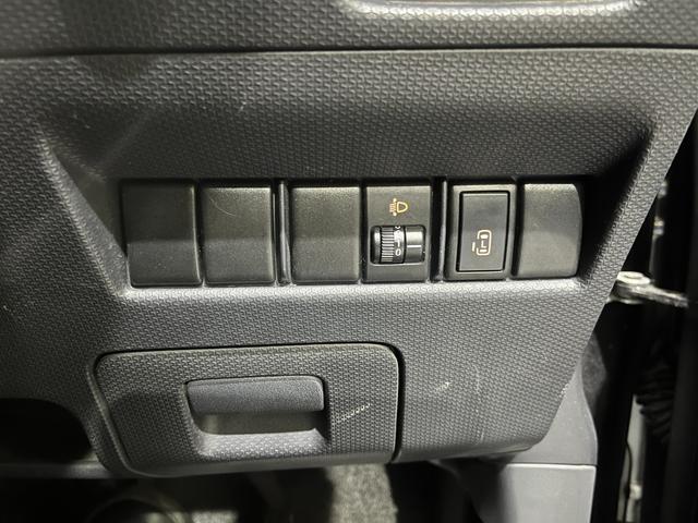 ソリオ Ｘ　ナビゲーション　フルセグＴＶ　バックモニター　ＥＴＣ　助手席側電動スライドドア　ルーフスポイラー　オートエアコン　電動格納ドアミラー　プッシュスタート　リモコンキー２個（27枚目）