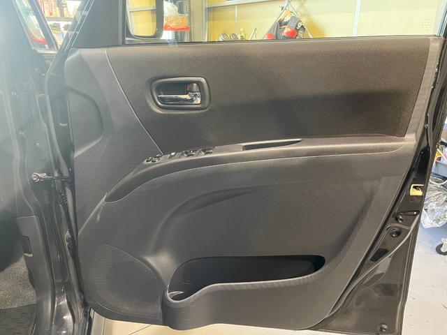 ソリオ Ｘ　ナビゲーション　フルセグＴＶ　バックモニター　ＥＴＣ　助手席側電動スライドドア　ルーフスポイラー　オートエアコン　電動格納ドアミラー　プッシュスタート　リモコンキー２個（33枚目）