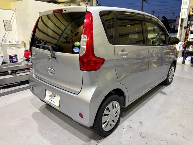 デイズ Ｊ　ワンオーナー　エマージェンシーブレーキ　キーレス　ＣＤ／ＦＭデッキ　距離２万キロ台　トラクションコントロール　ベージュ内装　クールシルバー　ＬＥＤテールランプ　エアコン（6枚目）