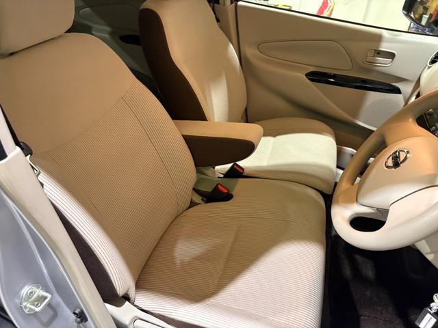 デイズ Ｊ　ワンオーナー　エマージェンシーブレーキ　キーレス　ＣＤ／ＦＭデッキ　距離２万キロ台　トラクションコントロール　ベージュ内装　クールシルバー　ＬＥＤテールランプ　エアコン（11枚目）