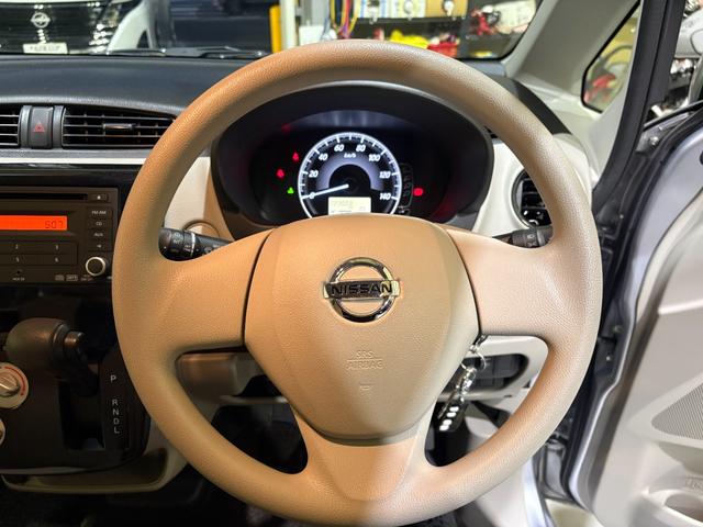 デイズ Ｊ　ワンオーナー　エマージェンシーブレーキ　キーレス　ＣＤ／ＦＭデッキ　距離２万キロ台　トラクションコントロール　ベージュ内装　クールシルバー　ＬＥＤテールランプ　エアコン（12枚目）