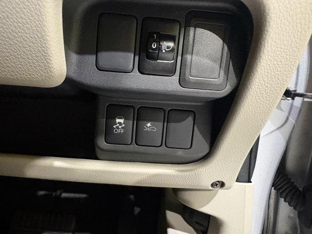 デイズ Ｊ　ワンオーナー　エマージェンシーブレーキ　キーレス　ＣＤ／ＦＭデッキ　距離２万キロ台　トラクションコントロール　ベージュ内装　クールシルバー　ＬＥＤテールランプ　エアコン（16枚目）