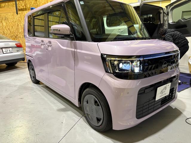 ルークス Ｘ　届出済未使用車　ディスプレイオーディオ　ＨＤＭＩ接続　ＵＳＢ接続　ａｐｐｌｅ　ｃａｒ　ｐｌａｙ　前後ドライブレコーダー　パワースライドドア　ＬＥＤヘッドランプ　　アラウンドビューモニター（4枚目）