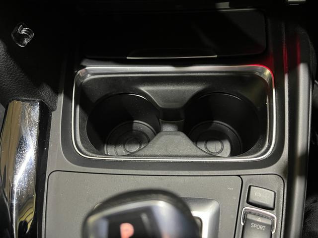 ３シリーズ ３２０ｉ　スポーツ　バックモニター　ドライブレコーダー　ＥＴＣ　ＲＥＧＮＯ　インテリキー×２　禁煙車　クルーズコントロール　キセノンヘッドライト　フォグランプ　リアフォグ　前席パワーシート　保証書　取説（21枚目）