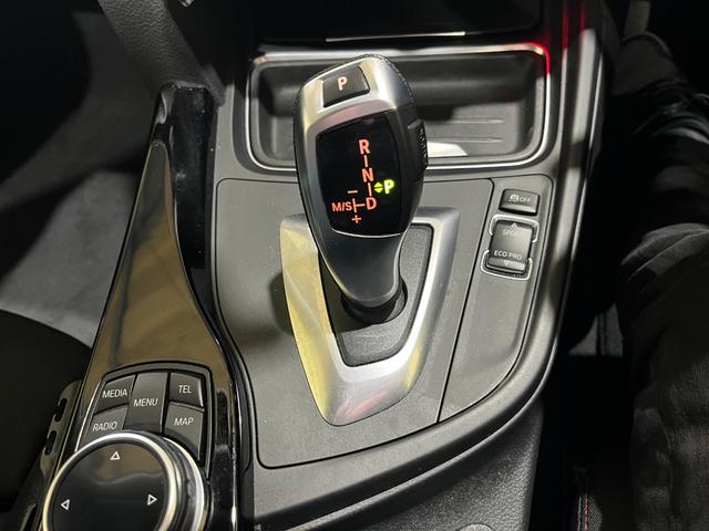 ３シリーズ ３２０ｉ　スポーツ　バックモニター　ドライブレコーダー　ＥＴＣ　ＲＥＧＮＯ　インテリキー×２　禁煙車　クルーズコントロール　キセノンヘッドライト　フォグランプ　リアフォグ　前席パワーシート　保証書　取説（22枚目）