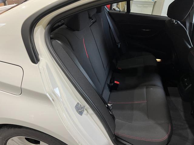 ３シリーズ ３２０ｉ　スポーツ　バックモニター　ドライブレコーダー　ＥＴＣ　ＲＥＧＮＯ　インテリキー×２　禁煙車　クルーズコントロール　キセノンヘッドライト　フォグランプ　リアフォグ　前席パワーシート　保証書　取説（40枚目）