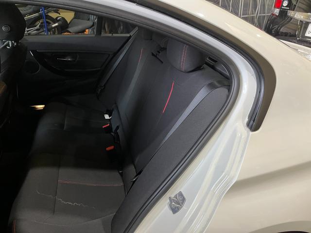 ３シリーズ ３２０ｉ　スポーツ　バックモニター　ドライブレコーダー　ＥＴＣ　ＲＥＧＮＯ　インテリキー×２　禁煙車　クルーズコントロール　キセノンヘッドライト　フォグランプ　リアフォグ　前席パワーシート　保証書　取説（43枚目）
