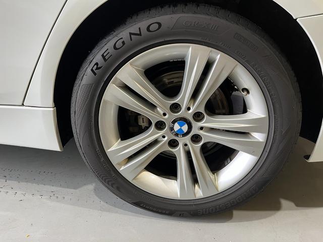 ３シリーズ ３２０ｉ　スポーツ　バックモニター　ドライブレコーダー　ＥＴＣ　ＲＥＧＮＯ　インテリキー×２　禁煙車　クルーズコントロール　キセノンヘッドライト　フォグランプ　リアフォグ　前席パワーシート　保証書　取説（54枚目）