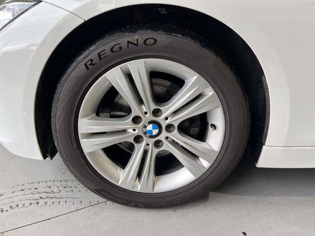 ３シリーズ ３２０ｉ　スポーツ　バックモニター　ドライブレコーダー　ＥＴＣ　ＲＥＧＮＯ　インテリキー×２　禁煙車　クルーズコントロール　キセノンヘッドライト　フォグランプ　リアフォグ　前席パワーシート　保証書　取説（55枚目）
