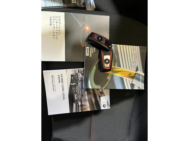 ３シリーズ ３２０ｉ　スポーツ　バックモニター　ドライブレコーダー　ＥＴＣ　ＲＥＧＮＯ　インテリキー×２　禁煙車　クルーズコントロール　キセノンヘッドライト　フォグランプ　リアフォグ　前席パワーシート　保証書　取説（57枚目）
