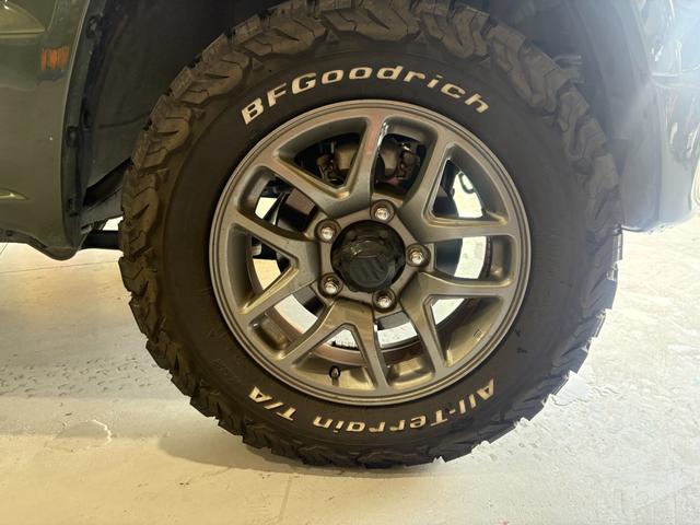 ジムニー ＸＣ　ＤＡＭＤ　ｌｉｔｔｌｅ　Ｇフルエアロ　ＢＦＧＯＯＤＲＩＣＨ　ブロックタイヤ　カロッツェリア８インチディスプレイオーディオ　ＥＴＣ　バックビューモニター　ドライブレコーダー（43枚目）