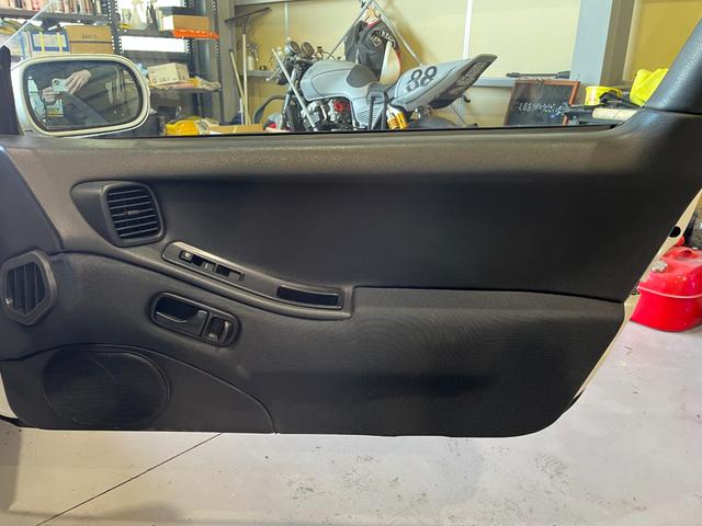 フェアレディZ バージョンS ツインターボ 最終型 2by2 Tバールーフ NAVAN製ATシフトノブ HKSマフラー タイミングベルト交換済 リアレザーシート ナビゲーション フルセグTV ETC ウインカーレンズ付きドアミラーカバー(18枚目)