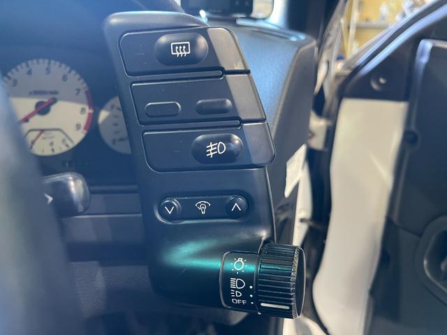 フェアレディZ バージョンS ツインターボ 最終型 2by2 Tバールーフ NAVAN製ATシフトノブ HKSマフラー タイミングベルト交換済 リアレザーシート ナビゲーション フルセグTV ETC ウインカーレンズ付きドアミラーカバー(32枚目)