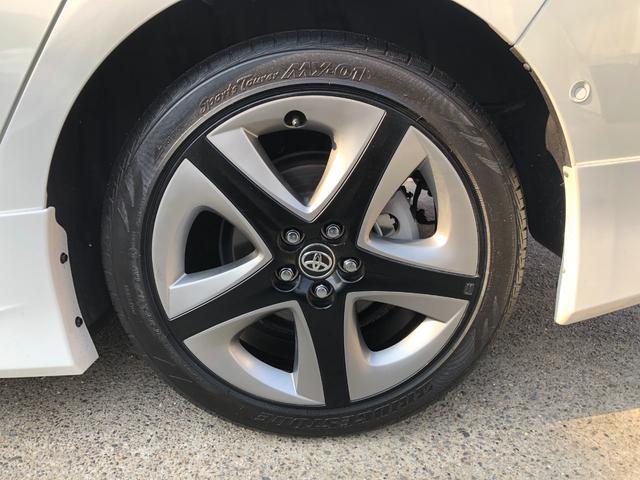 プリウス Ａツーリングセレクション　モデリスタエアロ・純正９インチナビフルセグＴＶ・バックモニター・シートヒーター・ＢＳＭ・ＨＵＤ・ＥＴＣ・クリアランスソナー・パワーシート・ドラレコ・レーダークルーズ・ＲＣＴＡ・パワーシート（21枚目）