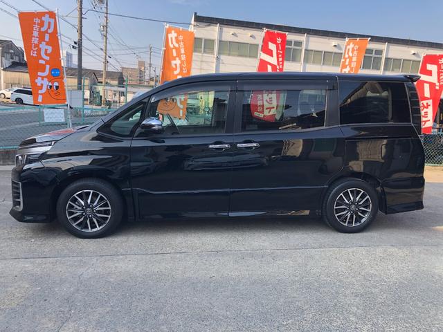 ヴォクシー ＺＳ　煌ＩＩ　純正１０インチナビフルセグＴＶ　純正１２インチフリップダウンモニター　バックモニター　トヨタセーフティセンス　両側パワースライドドア　純正ドラレコ　ＨＤＭＩ／ＵＳＢ端子　ＬＥＤヘッドＬＥＤフォグ（9枚目）