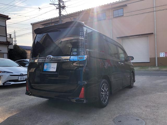 ヴォクシー ＺＳ　煌ＩＩ　純正１０インチナビフルセグＴＶ　純正１２インチフリップダウンモニター　バックモニター　トヨタセーフティセンス　両側パワースライドドア　純正ドラレコ　ＨＤＭＩ／ＵＳＢ端子　ＬＥＤヘッドＬＥＤフォグ（11枚目）