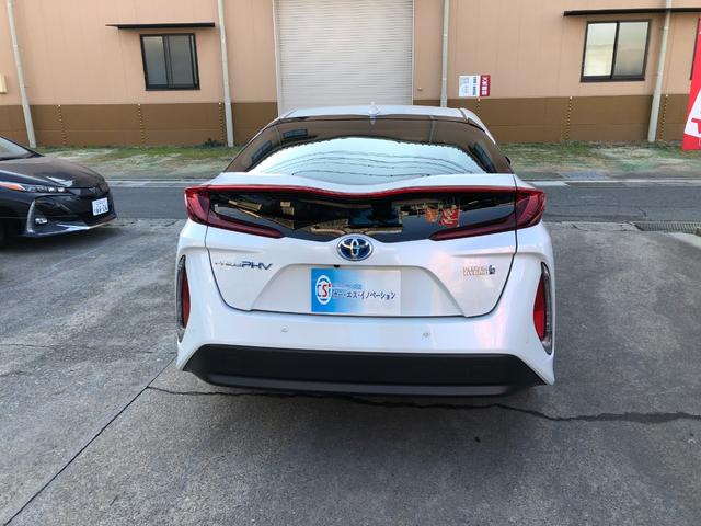 プリウスＰＨＶ Ｓセーフティパッケージ　純正８インチディスプレイオーディオ　ナビフルセグＴＶ・パノラミックビューモニター・セーフティセンス・ビルトインＥＴＣ・ＢＳＭ・５人乗り・クリソナ・ＡＣ１００Ｖ・社外デジタルインナーミラー型前後ドラレコ（12枚目）