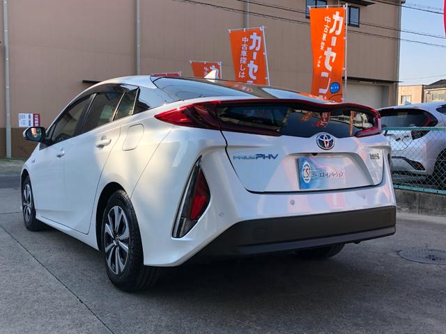 プリウスＰＨＶ Ｓセーフティパッケージ　純正８インチディスプレイオーディオ　ナビフルセグＴＶ・パノラミックビューモニター・セーフティセンス・ビルトインＥＴＣ・ＢＳＭ・５人乗り・クリソナ・ＡＣ１００Ｖ・社外デジタルインナーミラー型前後ドラレコ（13枚目）