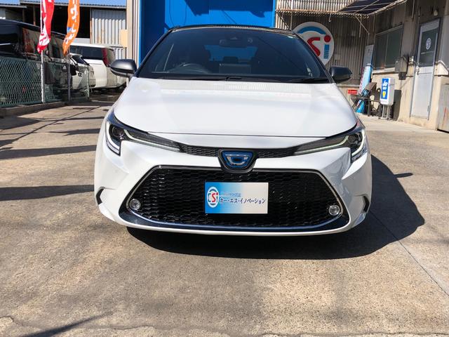 カローラツーリング ハイブリッド　ダブルバイビー　ツートンカラー・９インチディスプレイオーディオ・ナビ・トヨタセーフティセンス・シートヒーター・ハンドルヒーター・バックモニター・クリアランスソナー・レーダークルーズ・ＲＣＴＡ・ＤＶＤデッキ・ドラレコ（3枚目）