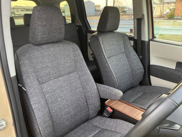 シエンタ ハイブリッドＺ　・１０．５インチ純正ＴＶ／ナビ・パノラミックビューモニター・ブラインドスポットモニター・ビルトインＥＴＣ２．０・前席シートヒーター・ステアリングヒーター・ＡＣ１００Ｖ１５００Ｗコンセント・後席モニター（14枚目）