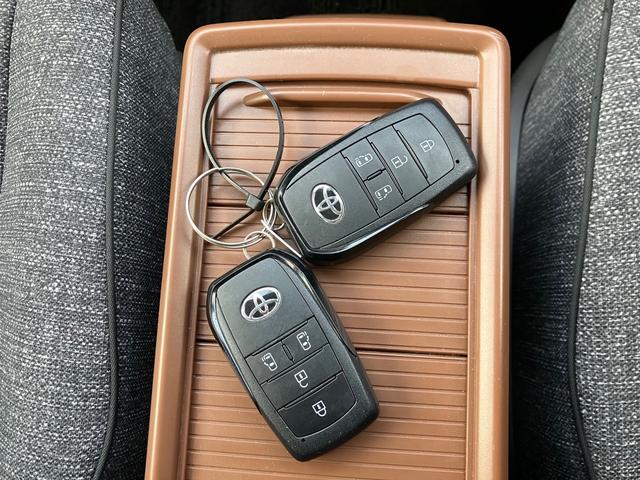 シエンタ ハイブリッドＺ　・１０．５インチ純正ＴＶ／ナビ・パノラミックビューモニター・ブラインドスポットモニター・ビルトインＥＴＣ２．０・前席シートヒーター・ステアリングヒーター・ＡＣ１００Ｖ１５００Ｗコンセント・後席モニター（40枚目）