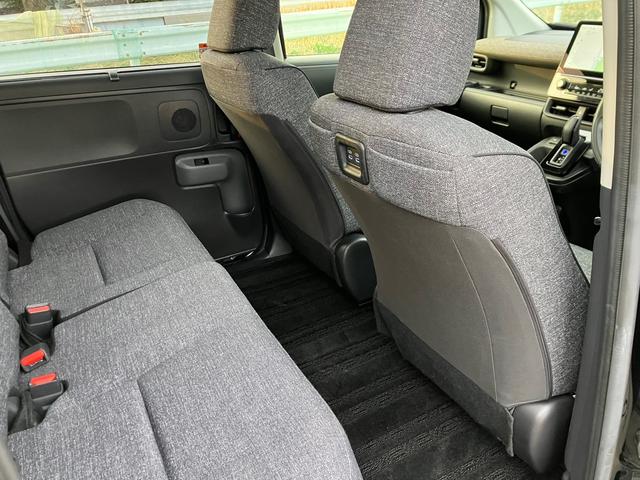 シエンタ ハイブリッドＺ　・モデリスタエアロ・１０．５インチ純正ＴＶ／ナビ・パノラミックビューモニター・ブラインドスポットモニター・ビルトインＥＴＣ・純正ＣＤ＆ＤＶＤデッキ・純正１５インチアルミホイール（15枚目）