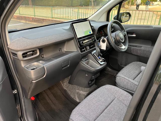 シエンタ ハイブリッドＺ　・モデリスタエアロ・１０．５インチ純正ＴＶ／ナビ・パノラミックビューモニター・ブラインドスポットモニター・ビルトインＥＴＣ・純正ＣＤ＆ＤＶＤデッキ・純正１５インチアルミホイール（17枚目）