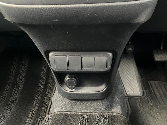 シエンタ ハイブリッドＺ　・モデリスタエアロ・１０．５インチ純正ＴＶ／ナビ・パノラミックビューモニター・ブラインドスポットモニター・ビルトインＥＴＣ・純正ＣＤ＆ＤＶＤデッキ・純正１５インチアルミホイール（28枚目）