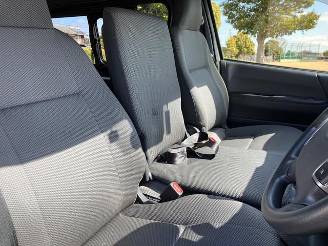 ハイエースバン ＤＸ　・４ＷＤ・寒冷地仕様・ステルスグレー全塗装・純正ＴＶ／ナビ・バックカメラ・クリアランスソナー・ビルトインＥＴＣ・純正ＬＥＤヘッドライ・純正ＬＥＤフォグライト・ＡＣ１００Ｖコンセント（19枚目）