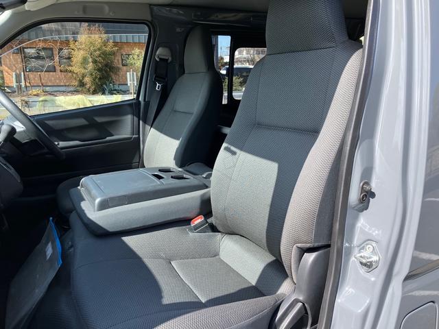 ハイエースバン ＤＸ　・４ＷＤ・寒冷地仕様・ステルスグレー全塗装・純正ＴＶ／ナビ・バックカメラ・クリアランスソナー・ビルトインＥＴＣ・純正ＬＥＤヘッドライ・純正ＬＥＤフォグライト・ＡＣ１００Ｖコンセント（23枚目）