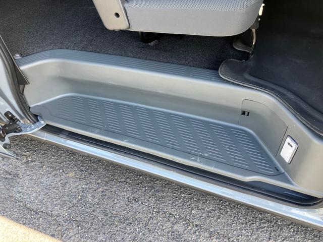 ハイエースバン ＤＸ　・４ＷＤ・寒冷地仕様・ステルスグレー全塗装・純正ＴＶ／ナビ・バックカメラ・クリアランスソナー・ビルトインＥＴＣ・純正ＬＥＤヘッドライ・純正ＬＥＤフォグライト・ＡＣ１００Ｖコンセント（29枚目）