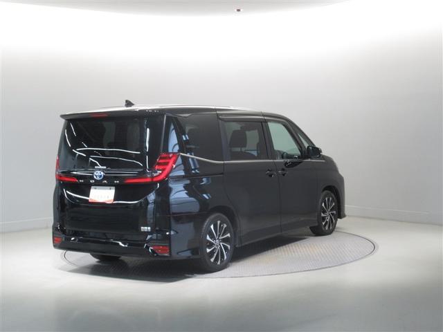 ノア ハイブリッドＳ－Ｚ　フルセグ　メモリーナビ　ＤＶＤ再生　ミュージックプレイヤー接続可　バックカメラ　衝突被害軽減システム　ＥＴＣ　両側電動スライド　ＬＥＤヘッドランプ　乗車定員７人　３列シート　ワンオーナー（6枚目）