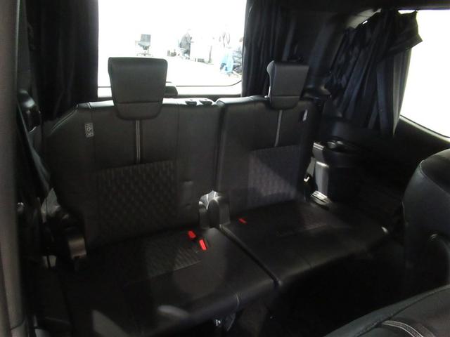 ノア ハイブリッドＳ－Ｚ　フルセグ　メモリーナビ　ＤＶＤ再生　ミュージックプレイヤー接続可　バックカメラ　衝突被害軽減システム　ＥＴＣ　両側電動スライド　ＬＥＤヘッドランプ　乗車定員７人　３列シート　ワンオーナー（16枚目）