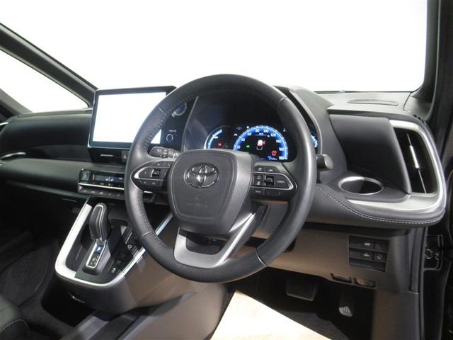 ノア ハイブリッドＳ－Ｚ　フルセグ　メモリーナビ　ＤＶＤ再生　ミュージックプレイヤー接続可　バックカメラ　衝突被害軽減システム　ＥＴＣ　両側電動スライド　ＬＥＤヘッドランプ　乗車定員７人　３列シート　ワンオーナー（17枚目）